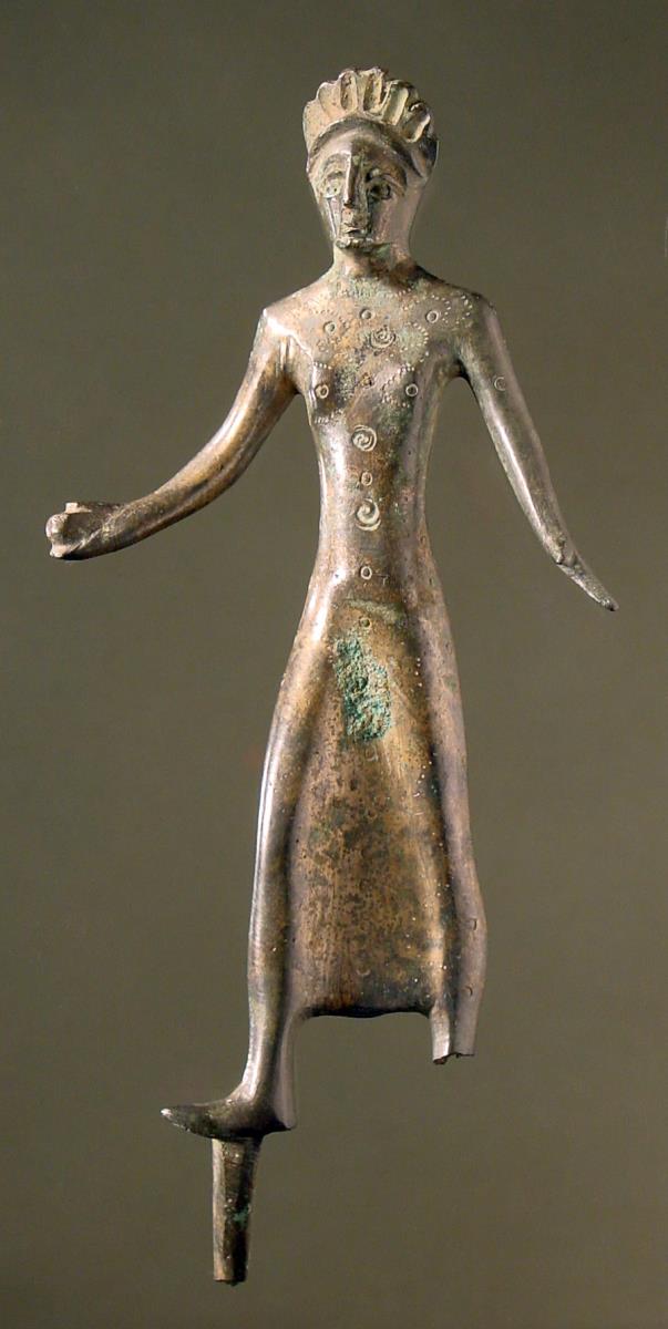 Etruskische Statuette einer schreitenden Frau