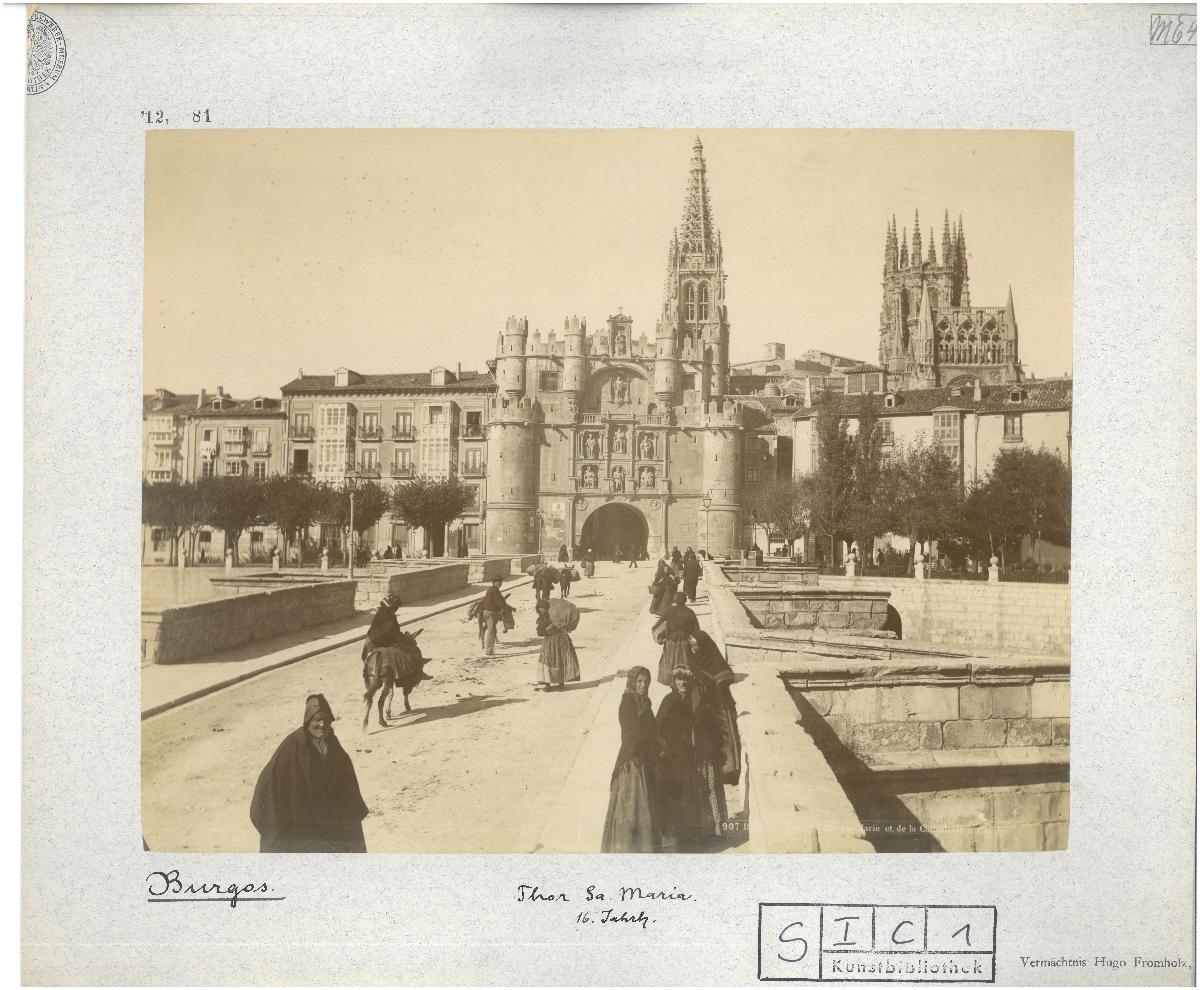 Burgos, Blick auf das Stadttor (Arco de Santa María) und die Kathedrale