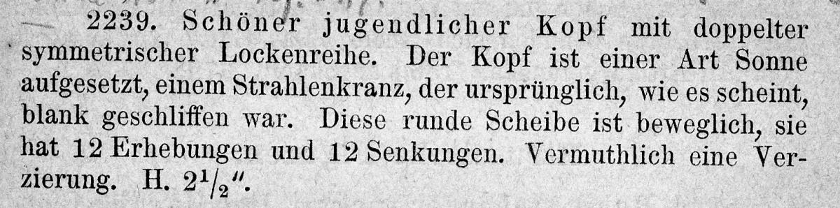 Schöner jugendlicher Kopf mit doppelter Lockenreihe auf Strahlenkranz