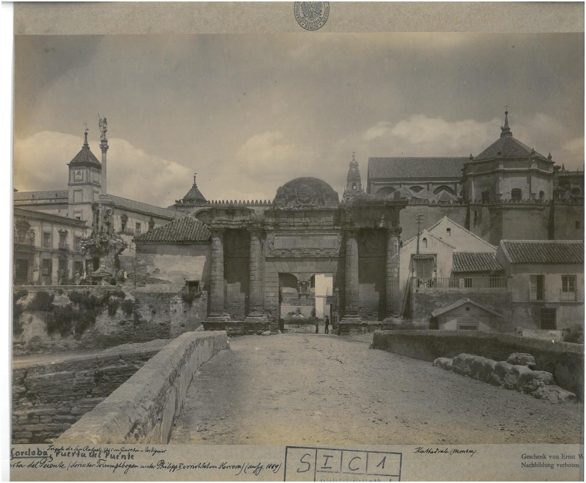Córdoba, Puerta del Puente, Triumphbogen als Brückenportal