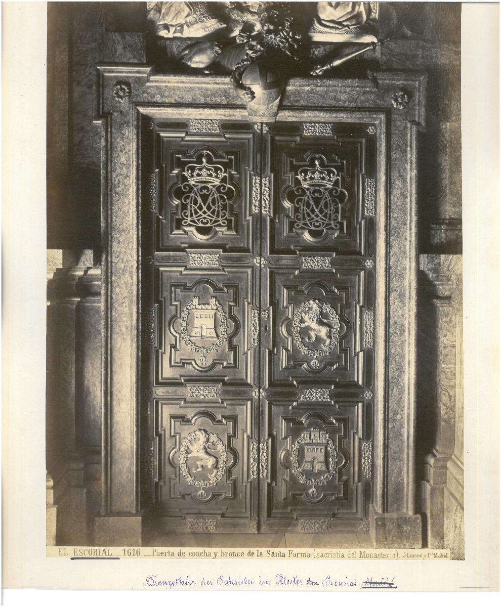 Madrid, San Lorenzo de El Escorial, El Escorial, Sakristei, Bronzetür