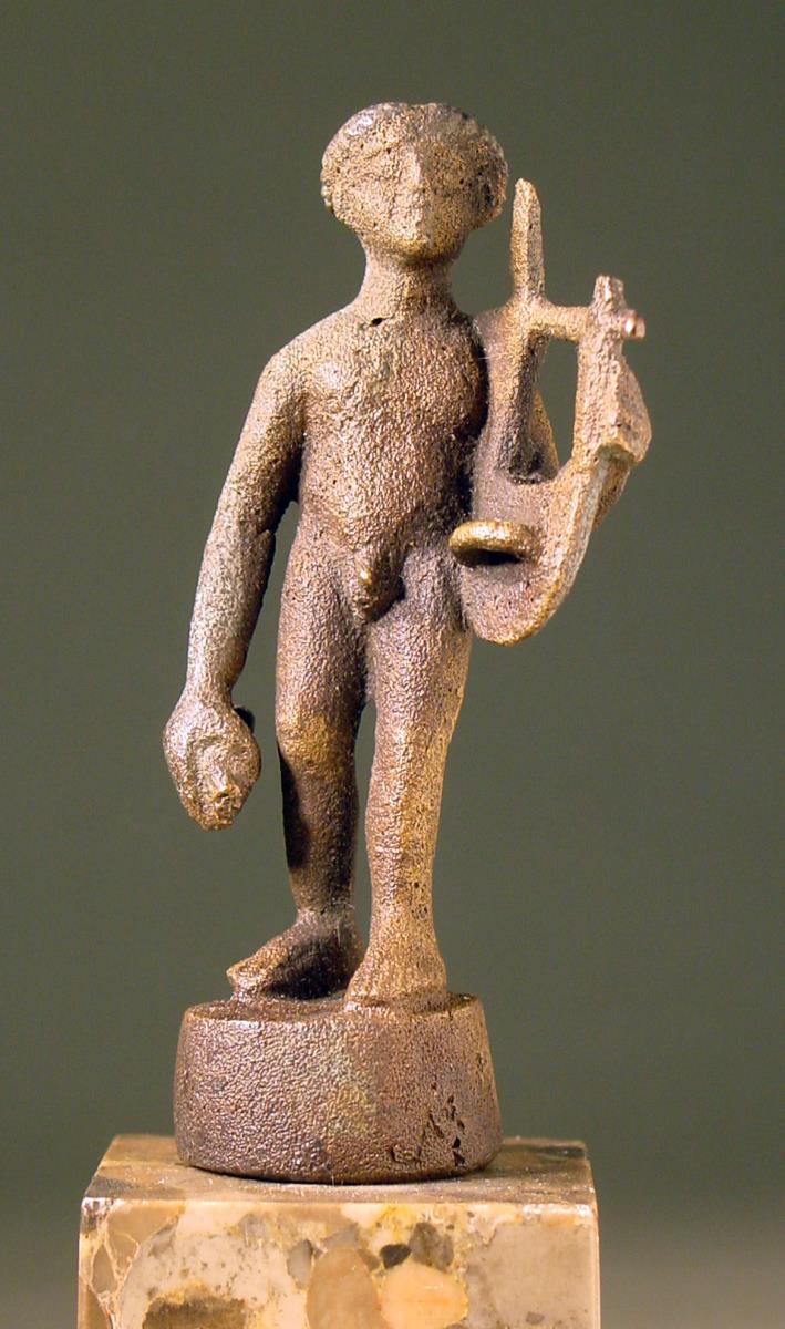Griechische Statuette des Apollon mit Leier (Lyra) und Plektron