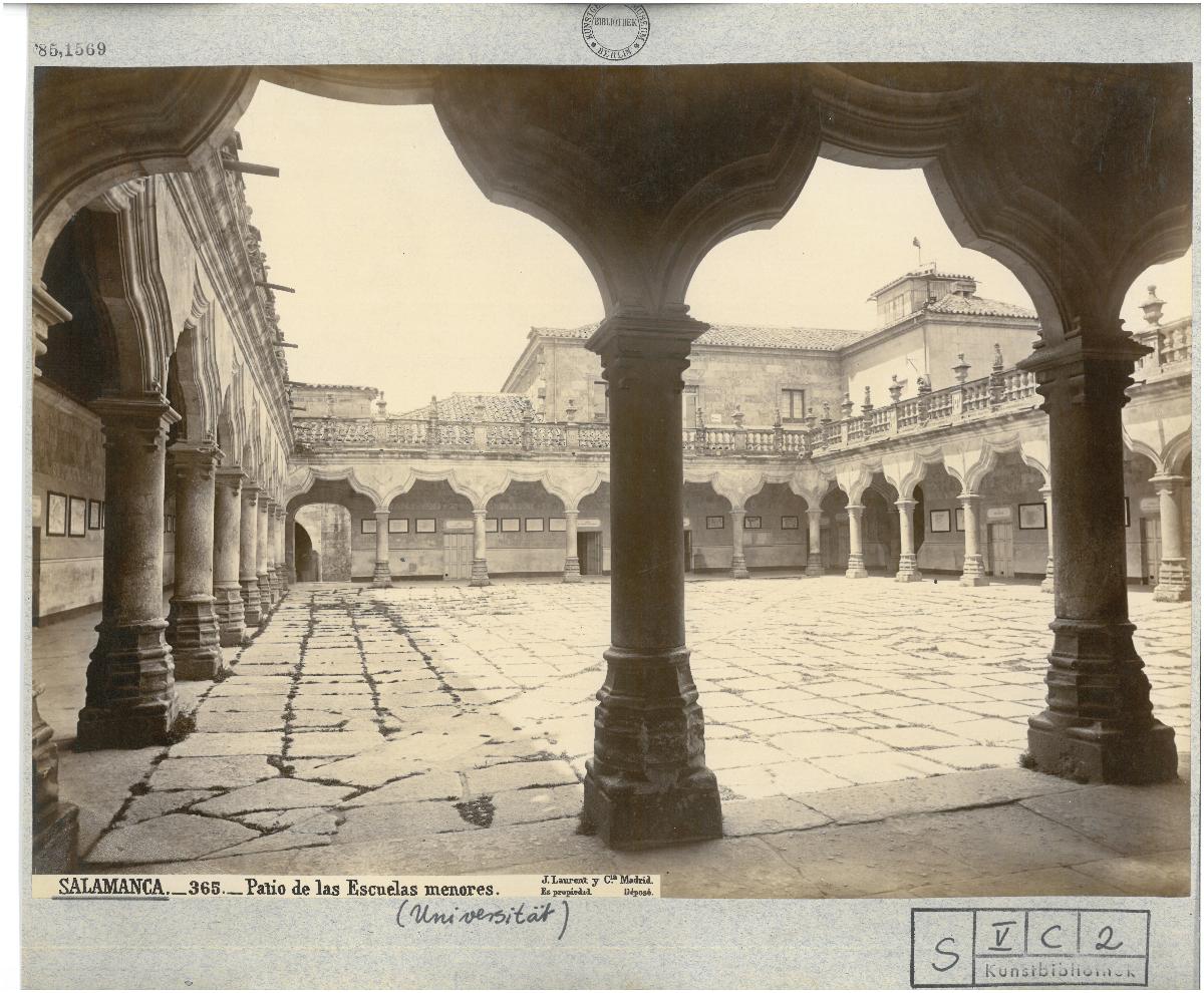 Salamanca, Universität, Escuelas Menores, Hof