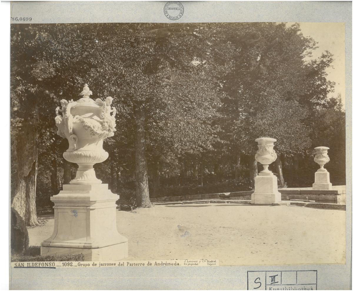 Segovia, La Granja de San Ildefonso, Park, Parterre de Andrómeda, Vasengruppe