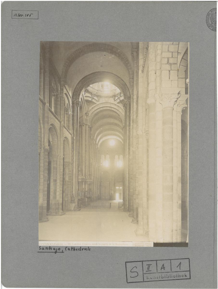 Santiago de Compostela, Kathedrale, Seitenschiff aus der Portal der Goldschmiede