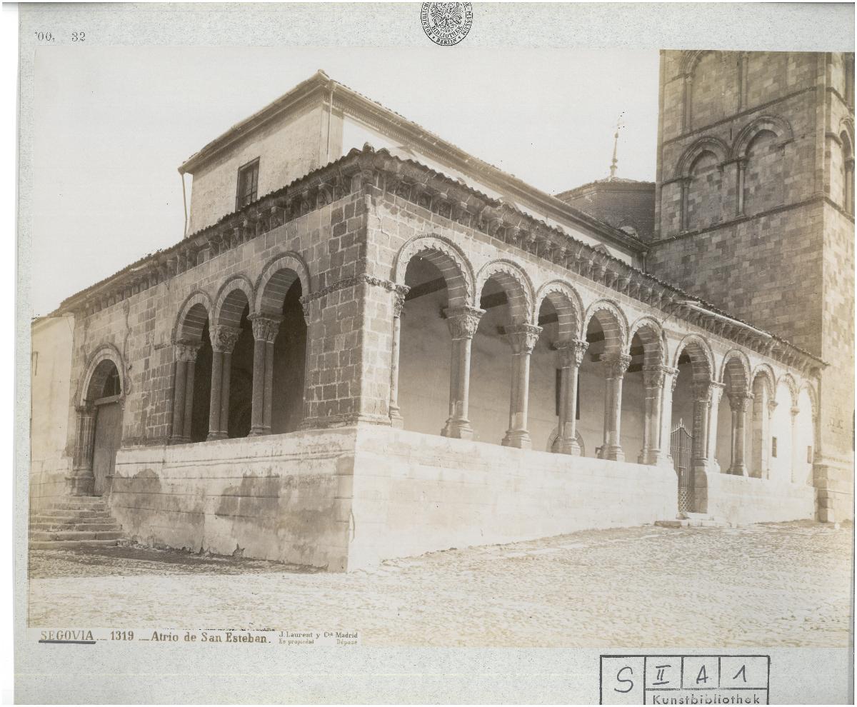 Segovia, Iglesia de San Esteban, Kirchenvorhalle
