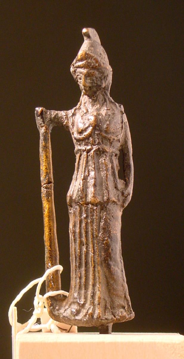 Kleine römische Statuette der Minerva mit abgebrochener Lanze