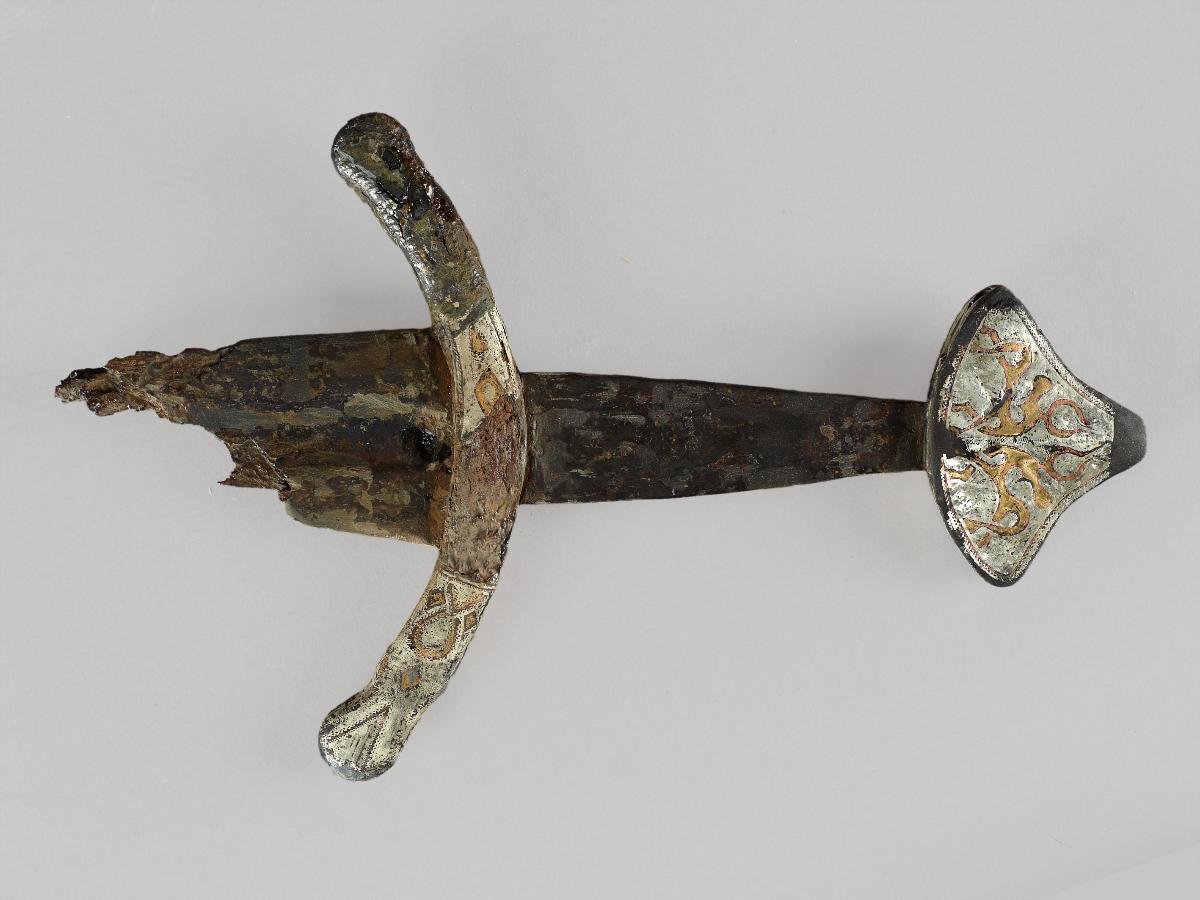 Schwertgriff mit Tierstilverzierung