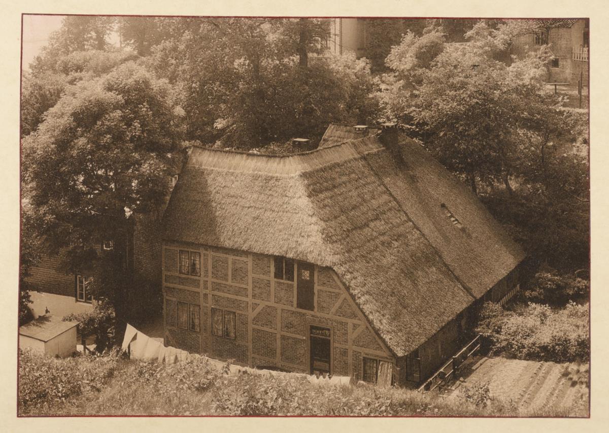 Blankenese. Haus im Grund (aus dem Album "Hamburg: Land und Leute der Niederelbe")