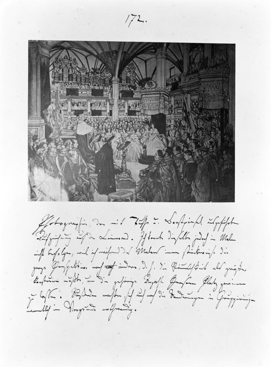 Die mit Tusch- und Borstpinsel ausgeführte Aufzeichnung auf der Leinwand des Krönungsbildes; Fotografie aus dem Krönungsalbum