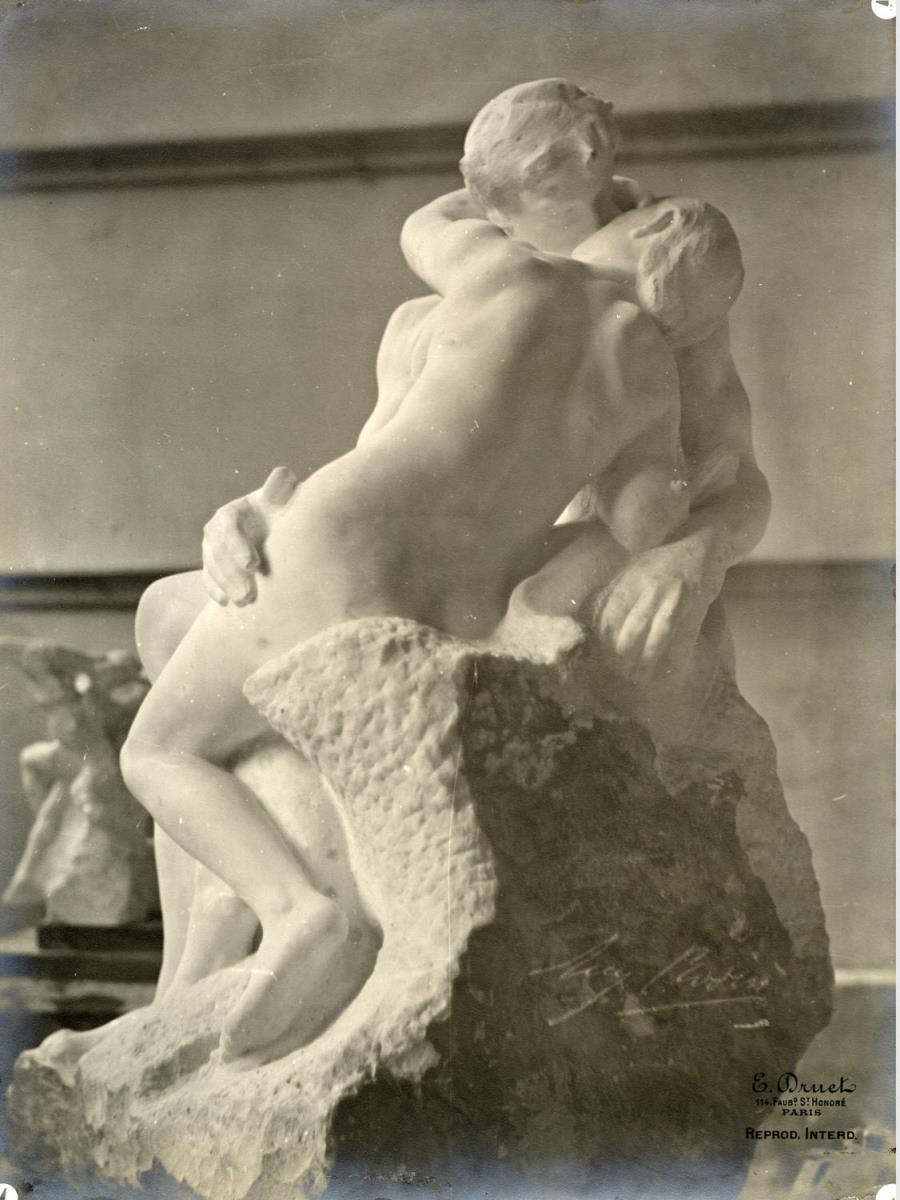 Der Kuß im Atelier du Dépôt des marbres