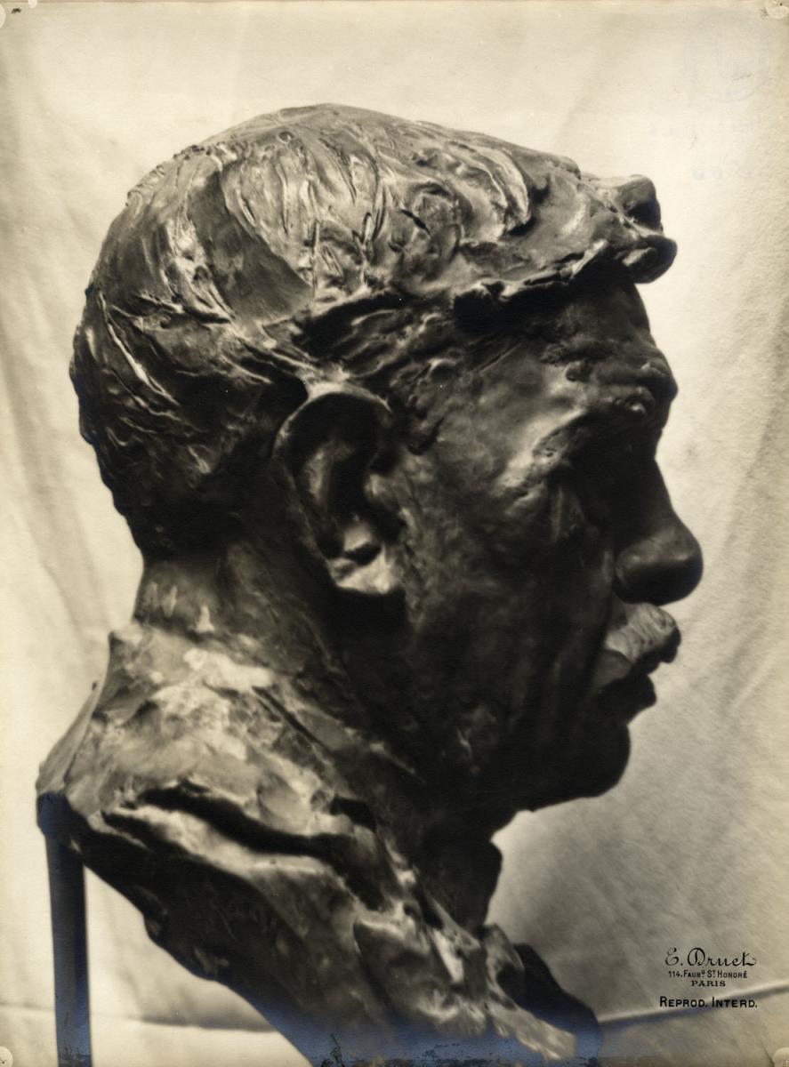 Die Büste Alexandre Falguière im Atelier Druets (Profil)