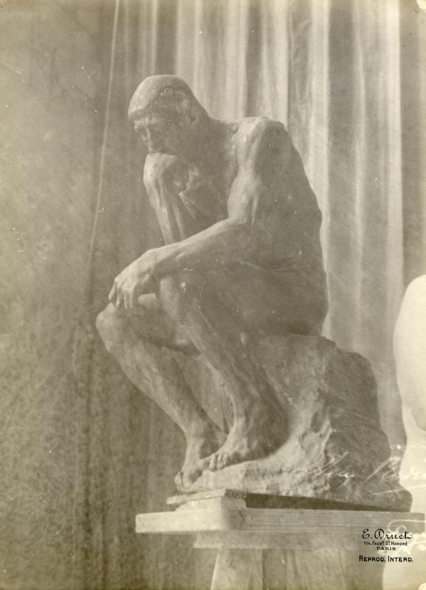 Der Denker im Atelier du Dépôt des marbres