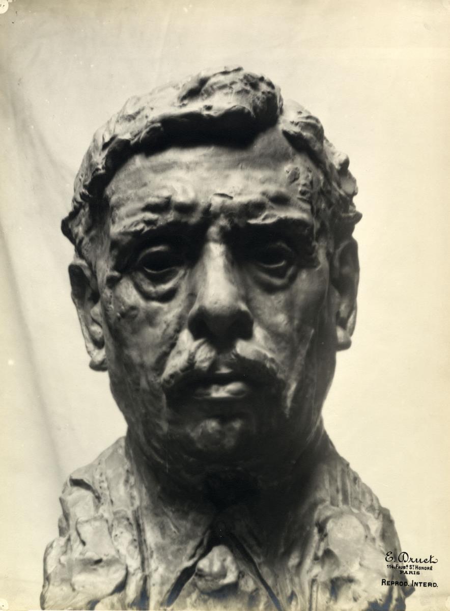 Die Büste Alexandre Falguière im Atelier Druets (en face)