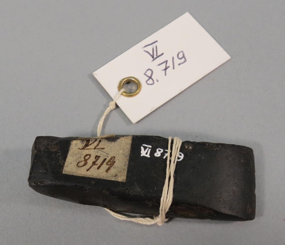 VI 8719