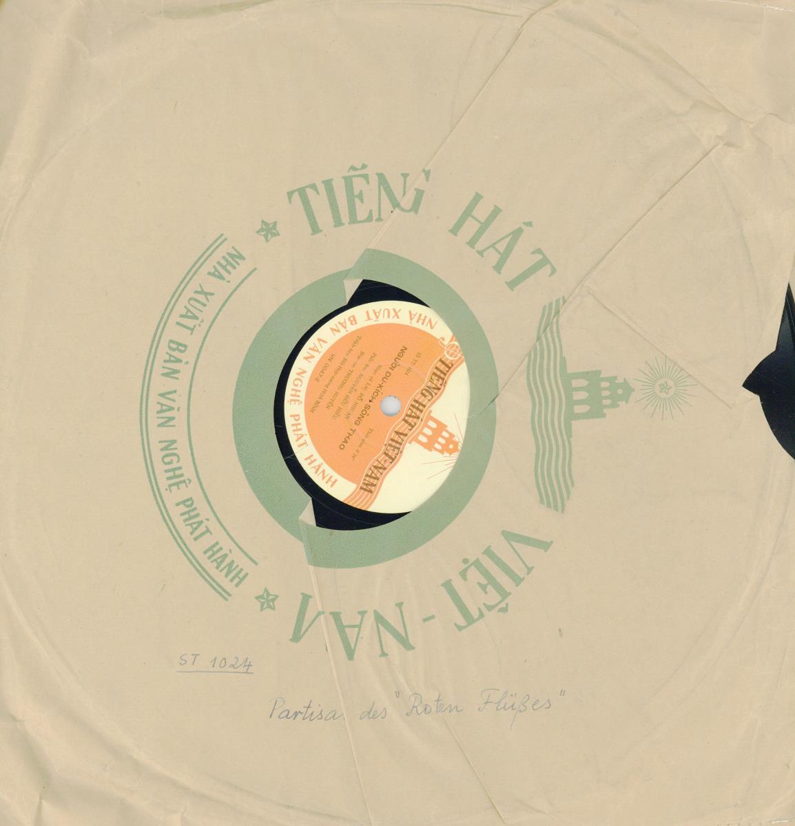 Titel A: Ke Chuyen Anh-Hung Hoang-Hanh
Titel B: Nguoi Du-Kich Song Thao