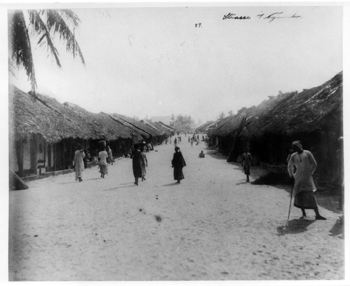 Strasse in Ngambo