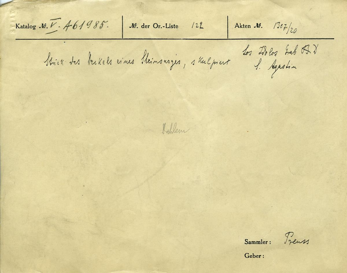 Deckelfragment eines Steinsargs