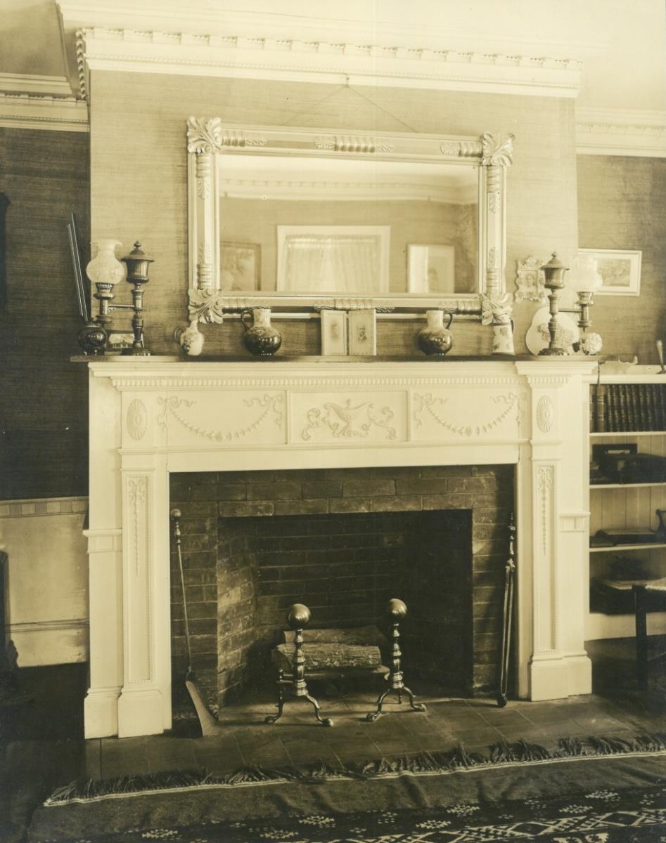 Salem, 141, Federal Street, Richard Harrington House, Kamin