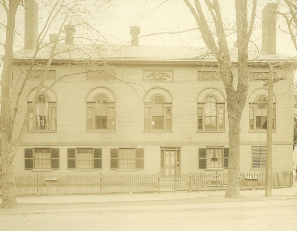 Salem, 9, Chestnut Street / 7, Cambridge Street, Hamilton Hall, Gäbeude