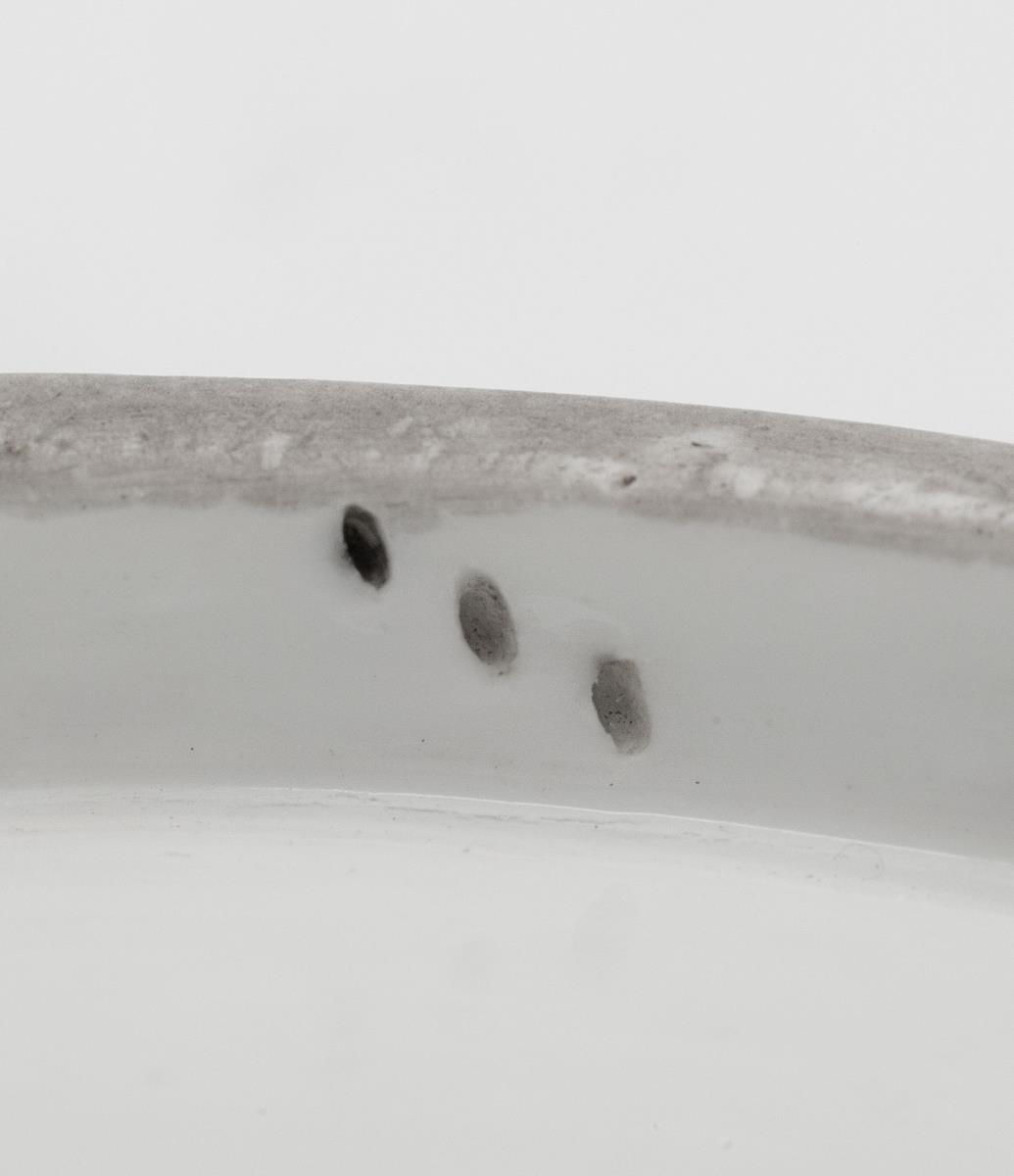 Schale in Muschelform mit sog. "Zwiebelmuster"-Dekor in Blau