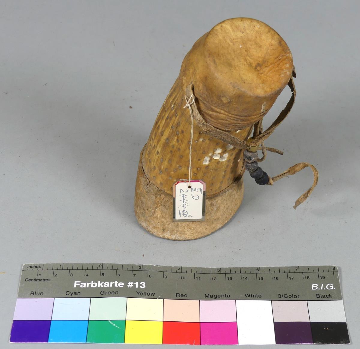 III D 2444 a,b