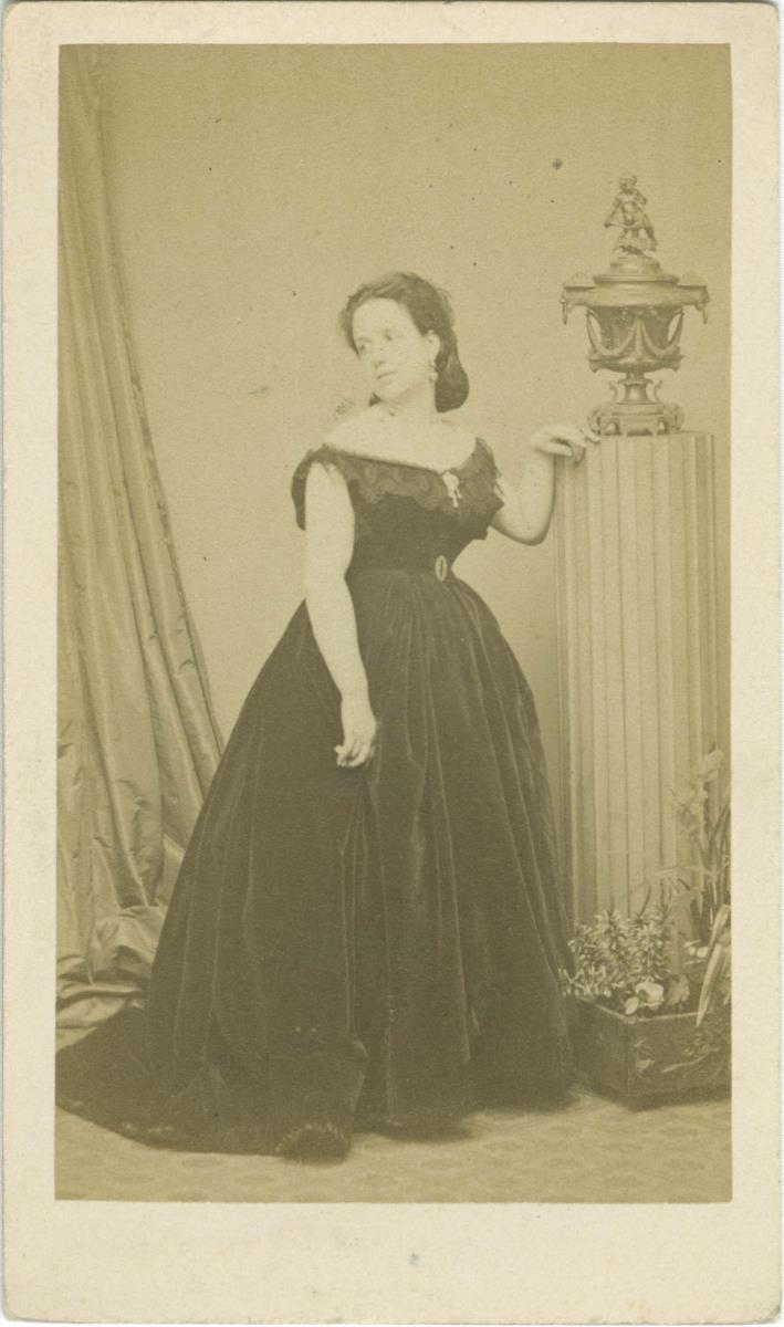 Porträt der Frau Loveley