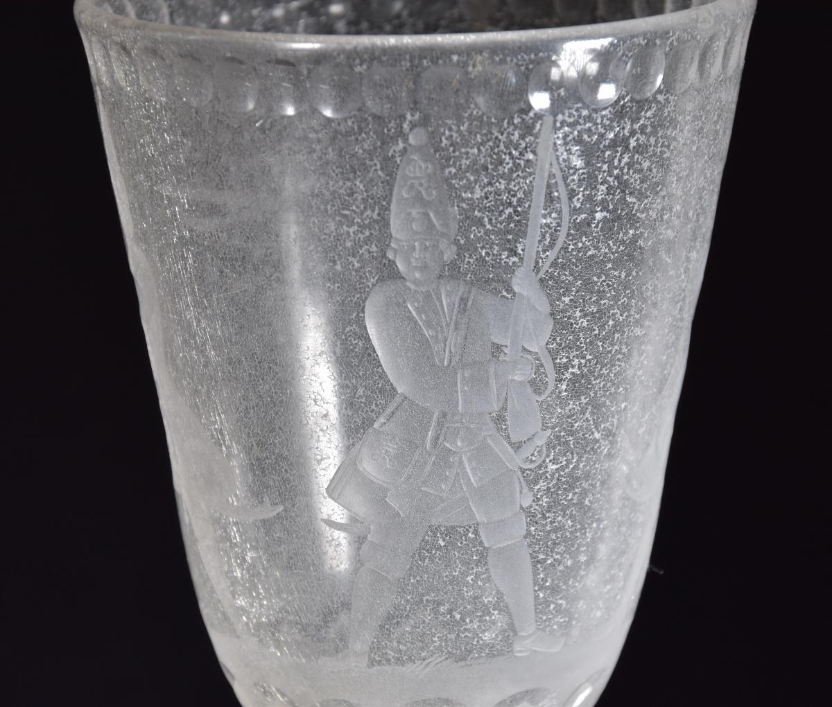 Pokal mit Grenadieren