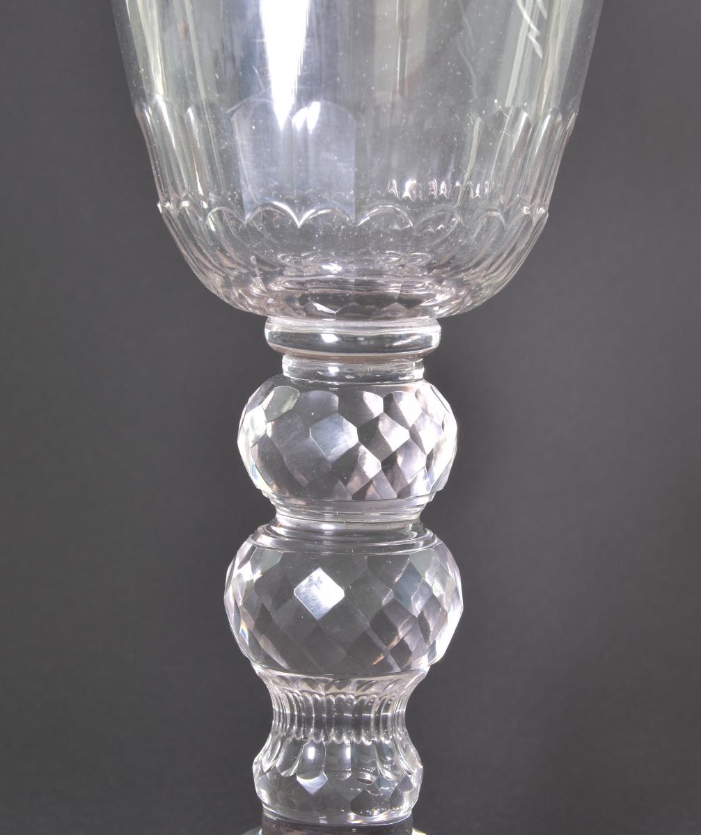 Pokal auf Glockenfuß