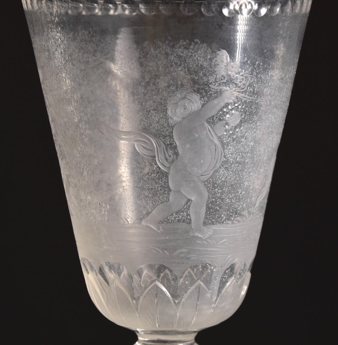 Pokal mit Kinderbacchanal