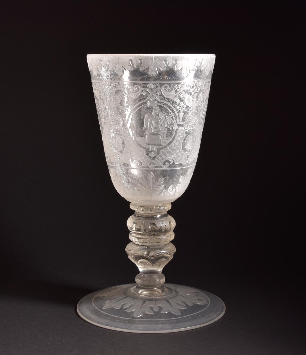 Pokal mit Darstellung der Vier Jahreszeiten