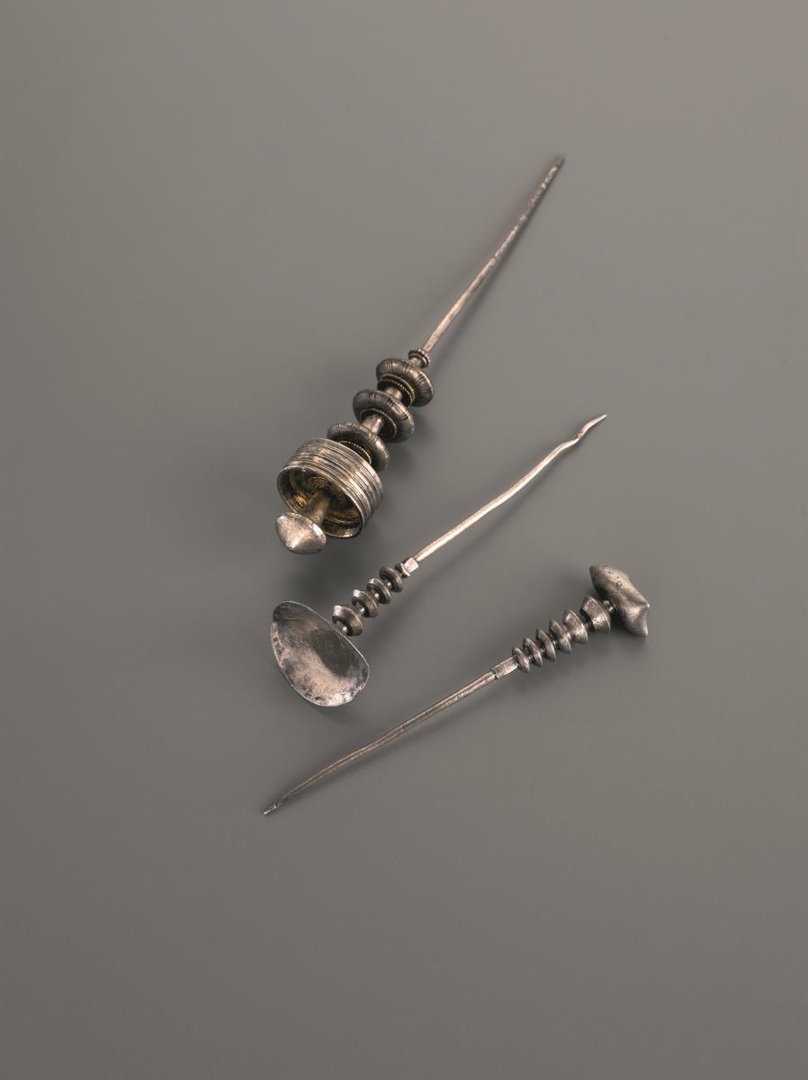 Lange Silbernadel