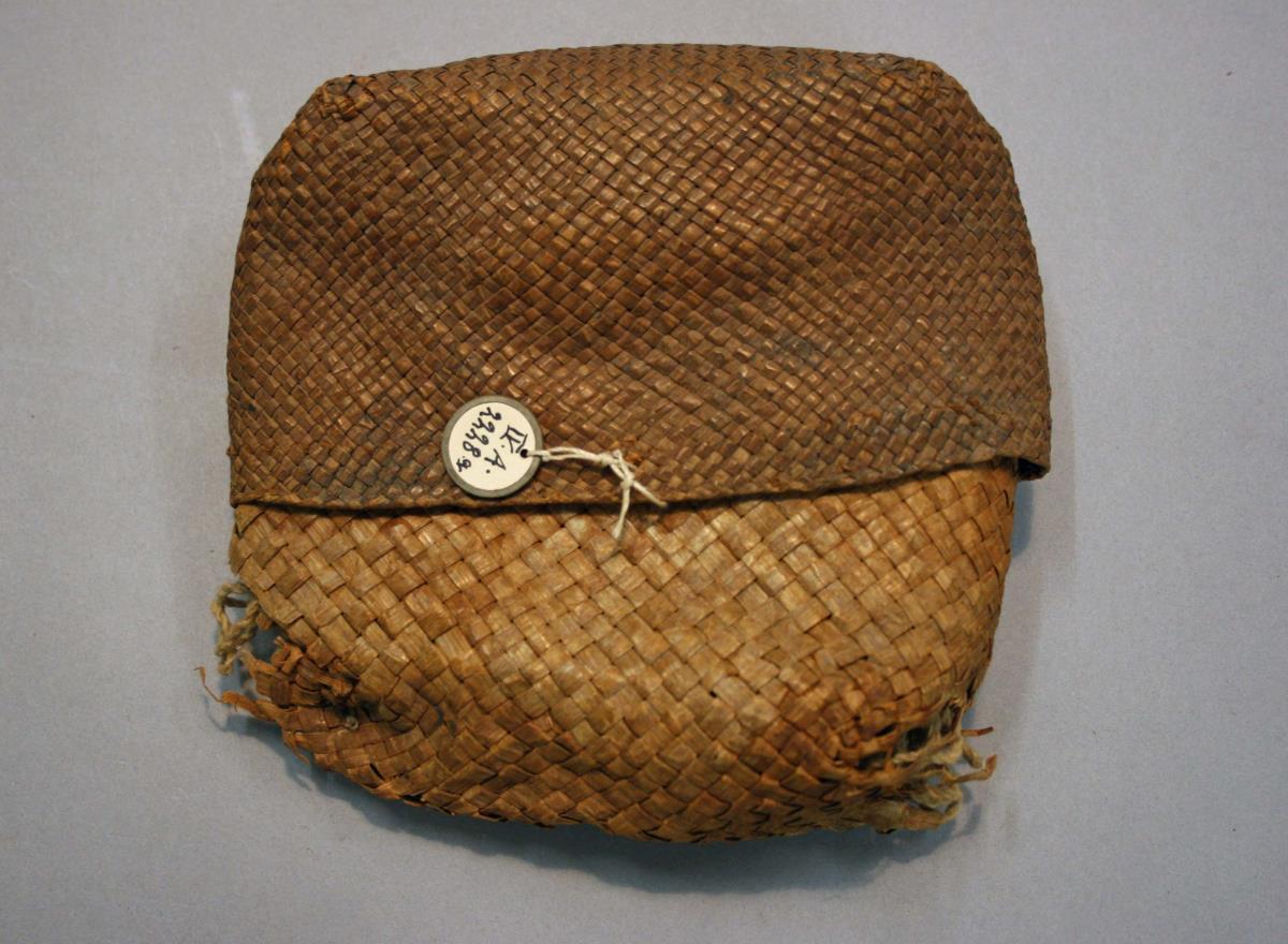Korbtasche zum Bewahren von Bergziegenwolle
