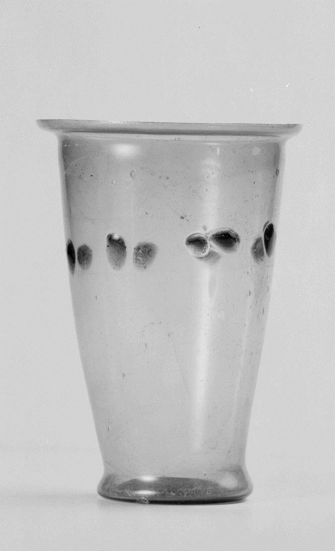 Konischer Becher (Nuppenbecher)