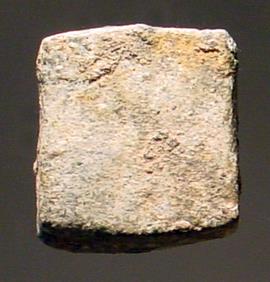 Kleines viereckiges Gewicht (?) aus Priene