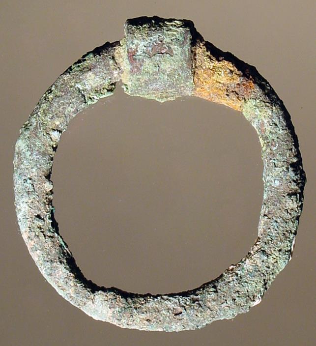 Ring mit Öse