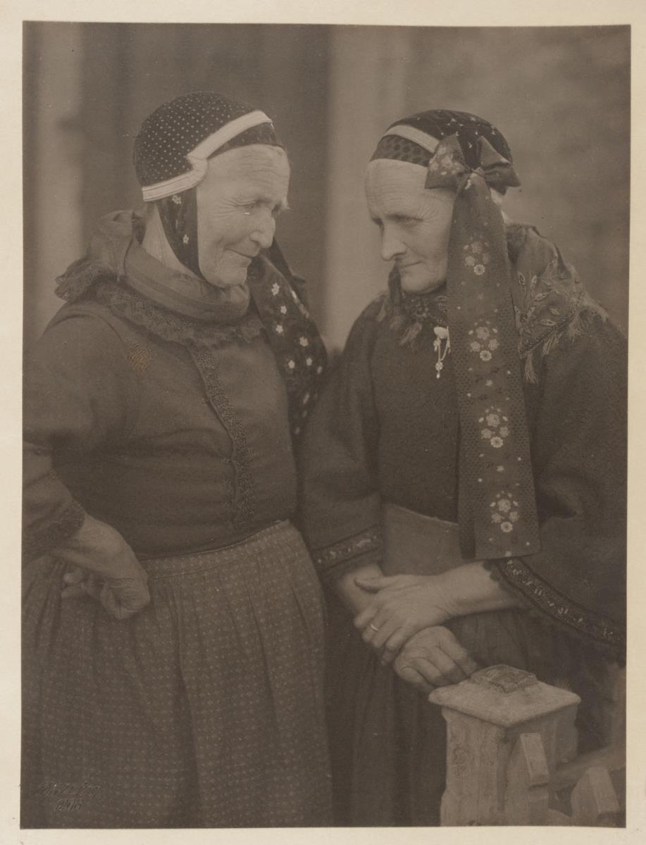 Neuenfelderinnen (aus dem Album "Hamburg: Land und Leute der Niederelbe", Nachträge)