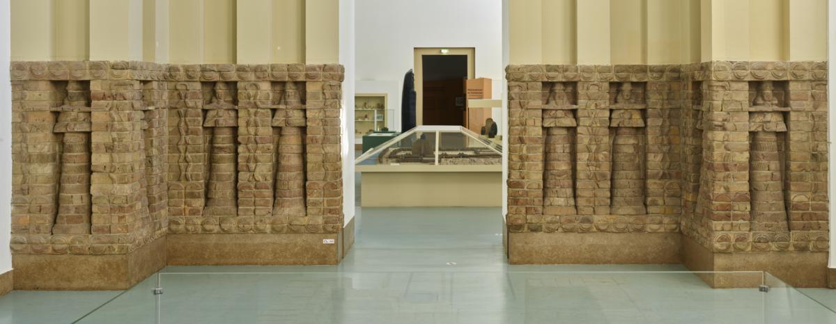 Fassade des Innin-Tempels des Karaindasch (Ausschnitt)