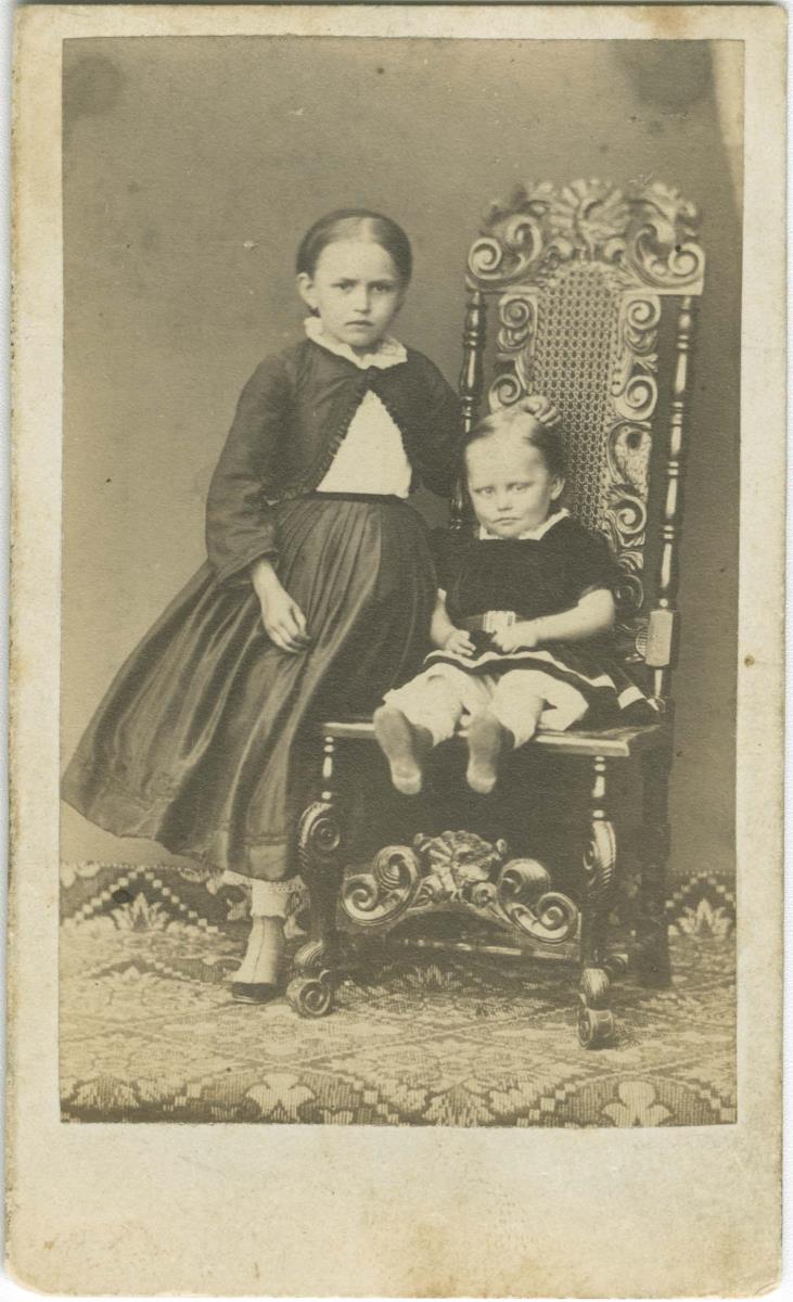 Porträt zweier Kinder