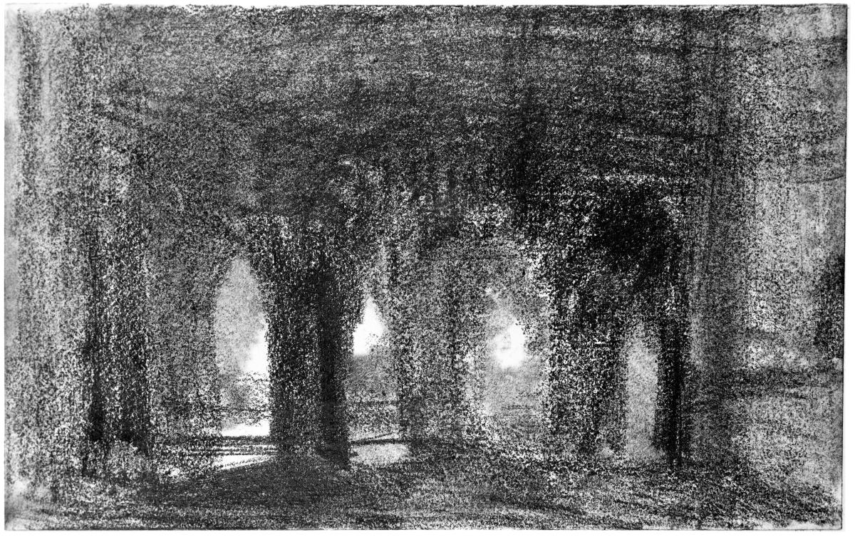 Gewölbe mit Durchblick bei Nacht