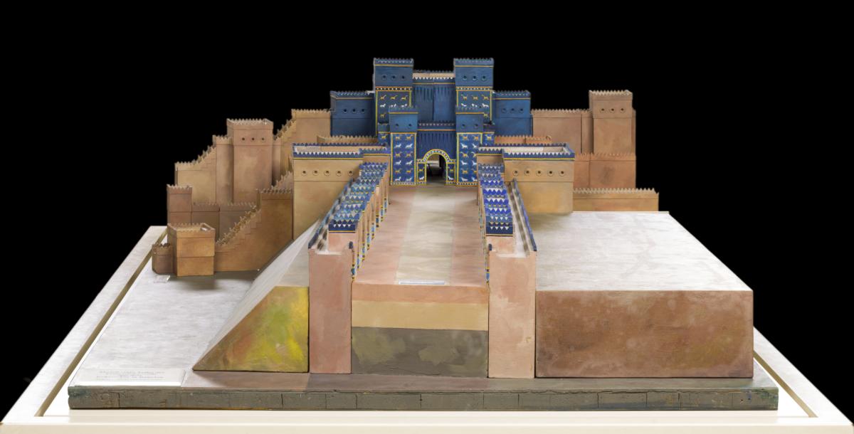 Modell der Prozessionsstraße und des Ischtar-Tores von Babylon, (Maßstab 1:100)