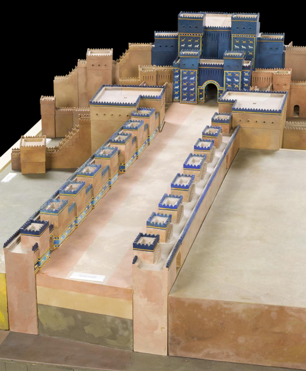 Modell der Prozessionsstraße und des Ischtar-Tores von Babylon, (Maßstab 1:100)