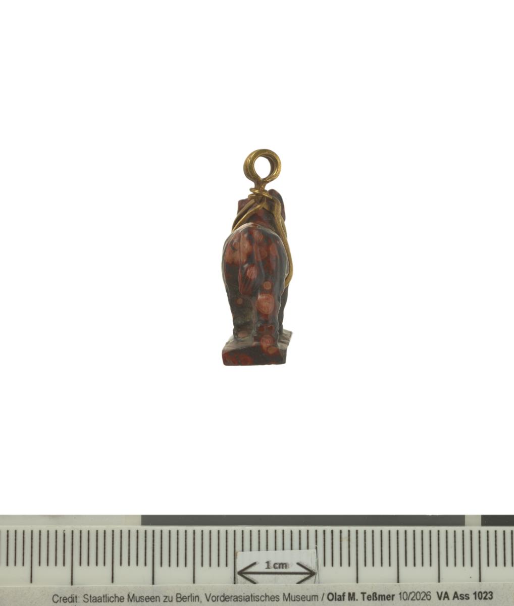 Anhänger in Kälbchengestalt