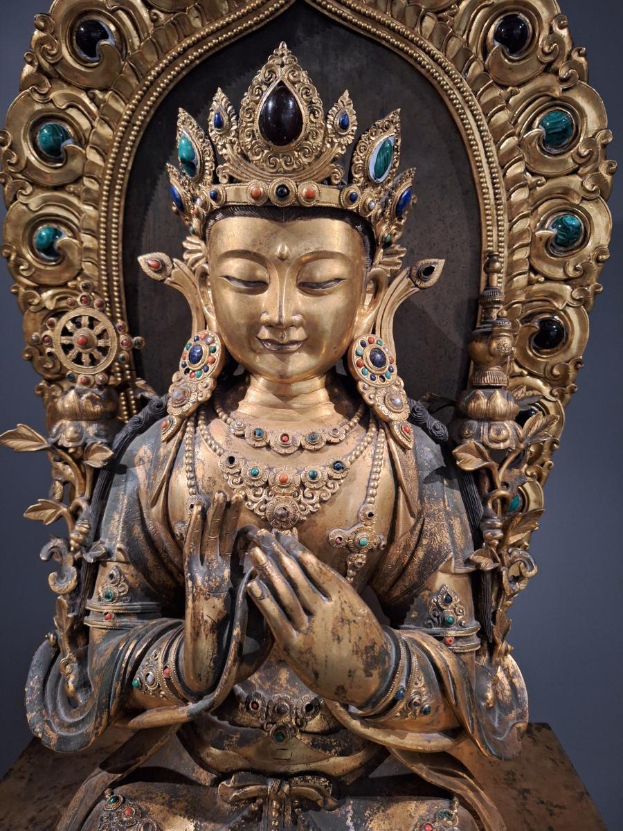 Sitzender Maitreya