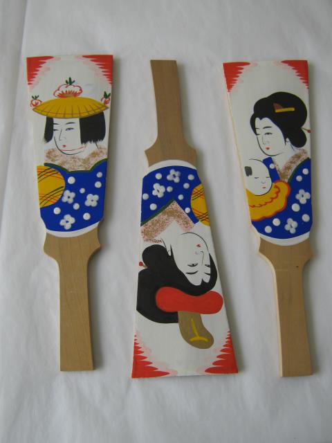 Drei 羽子板 (Hagoita)