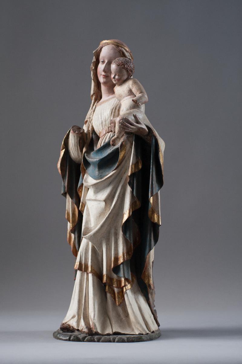 Stehende Maria mit Kind