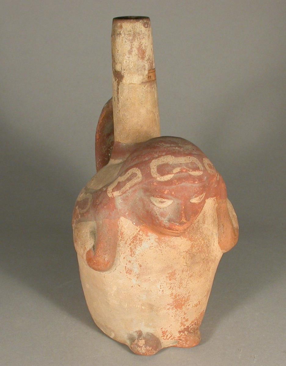 Stehende anthropomorphe Figur mit Traglast