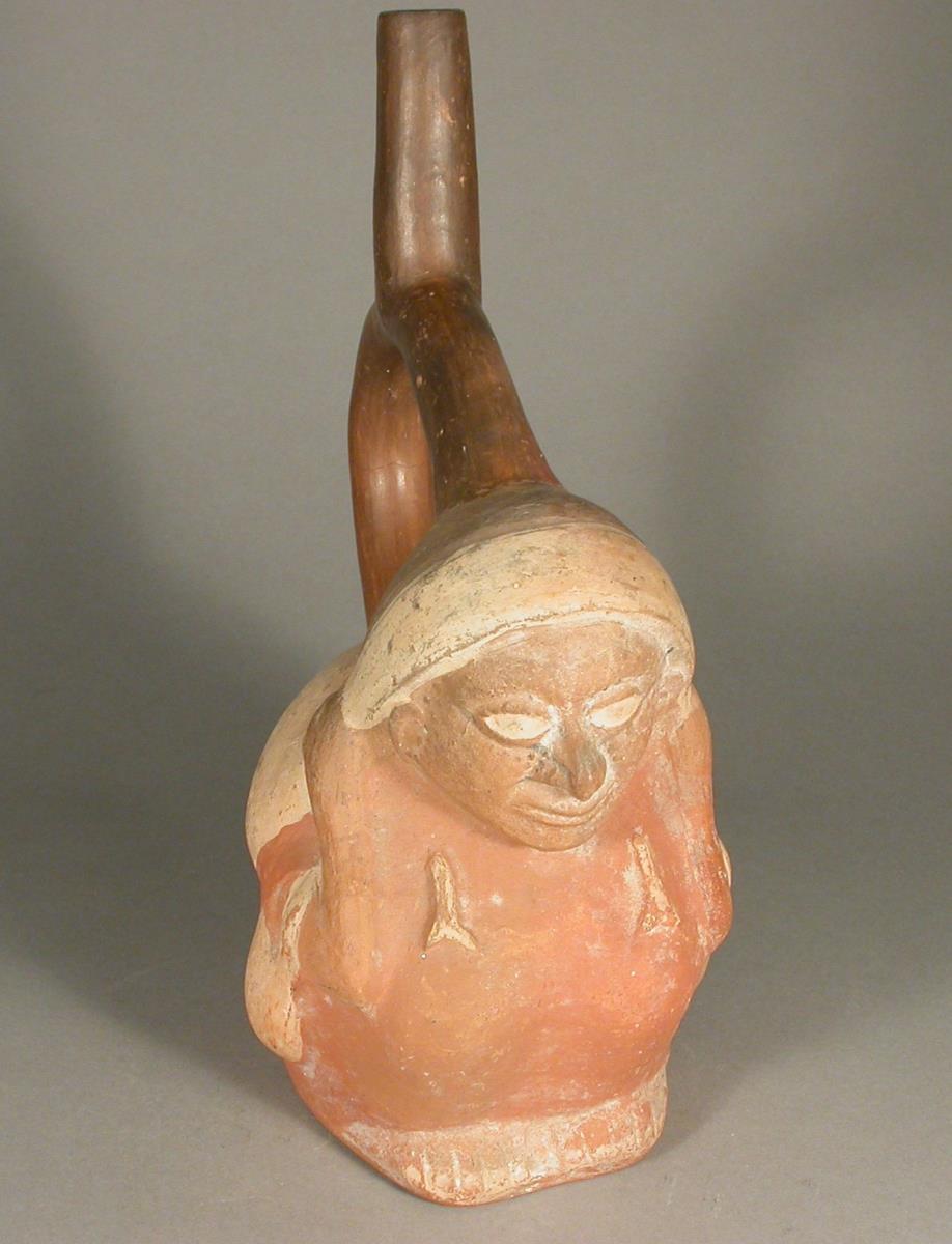 Stehende anthropomorphe Figur mit Traglast
