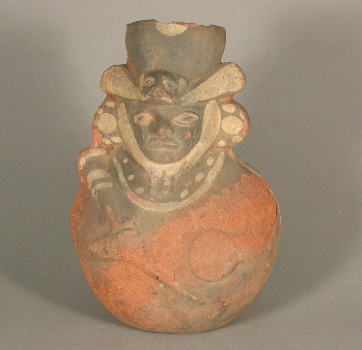 Stehende anthropomorphe Figur