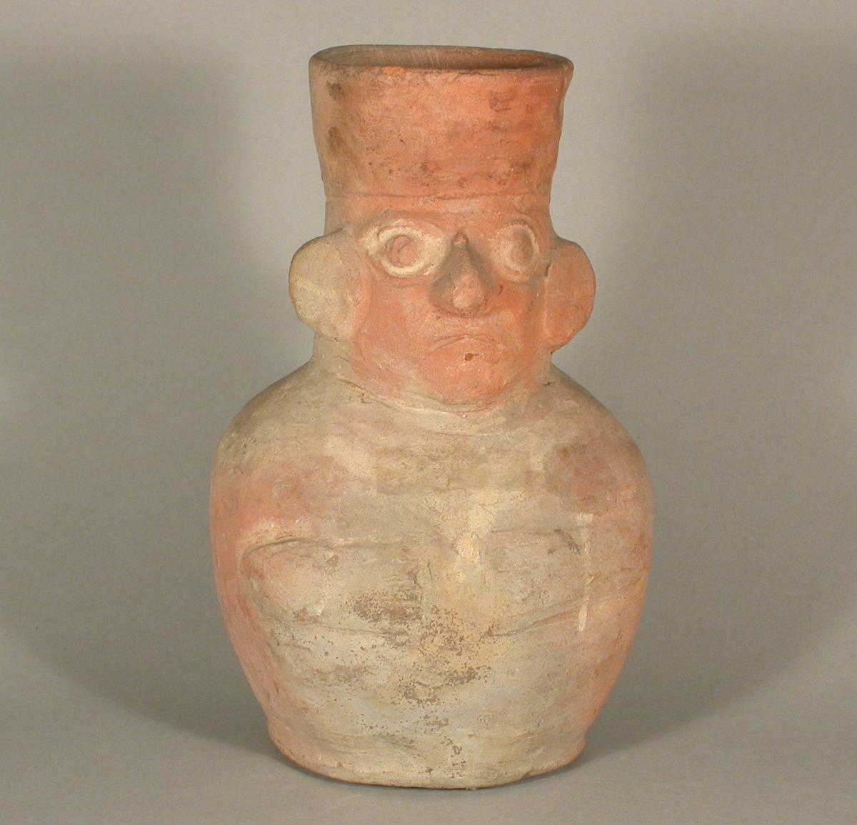 Stehende anthropomorphe Figur